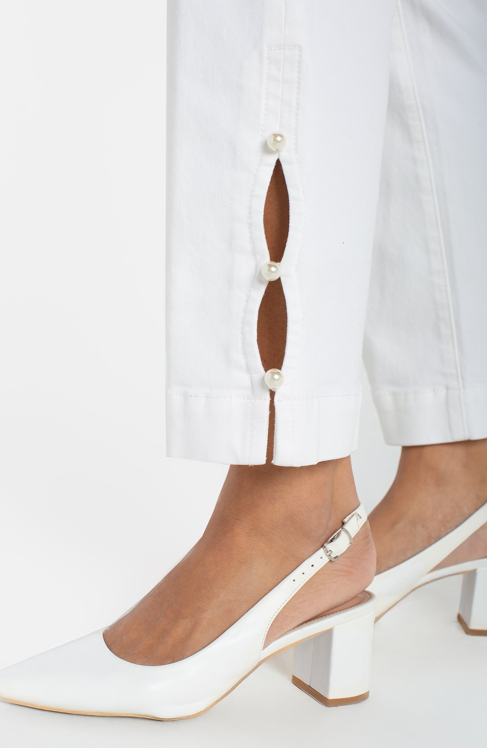 [Liverpool] Kennedy Crop Straight Jeans with Pearl Trim, 27" Inseam