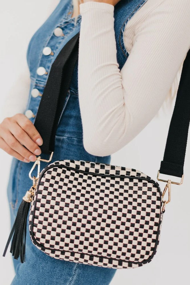 Woven Willow Camera Crossbody Bag - Checkered Black