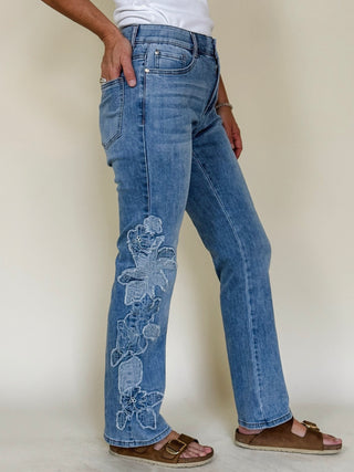 [TRIBAL] Sophia Appliqued Curvy Flare Jeans