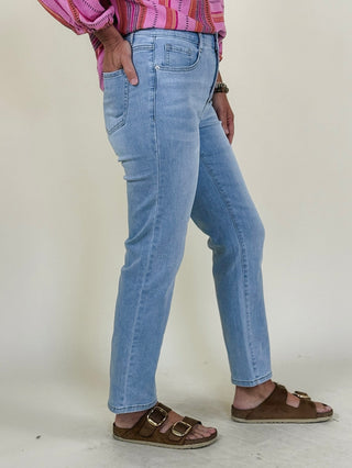 [TRIBAL] Sophia Curvy Hugging Straight Jeans