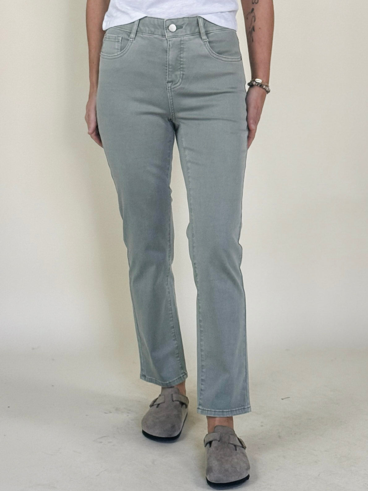 [TRIBAL] Sophia Curvy Hugging Straight Jeans