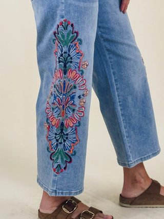 [TRIBAL] Audrey Fancy Embroidery Wide Crop Jeans