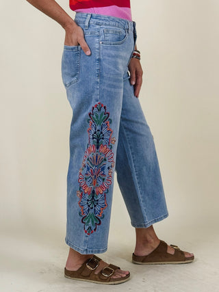 [TRIBAL] Audrey Fancy Embroidery Wide Crop Jeans