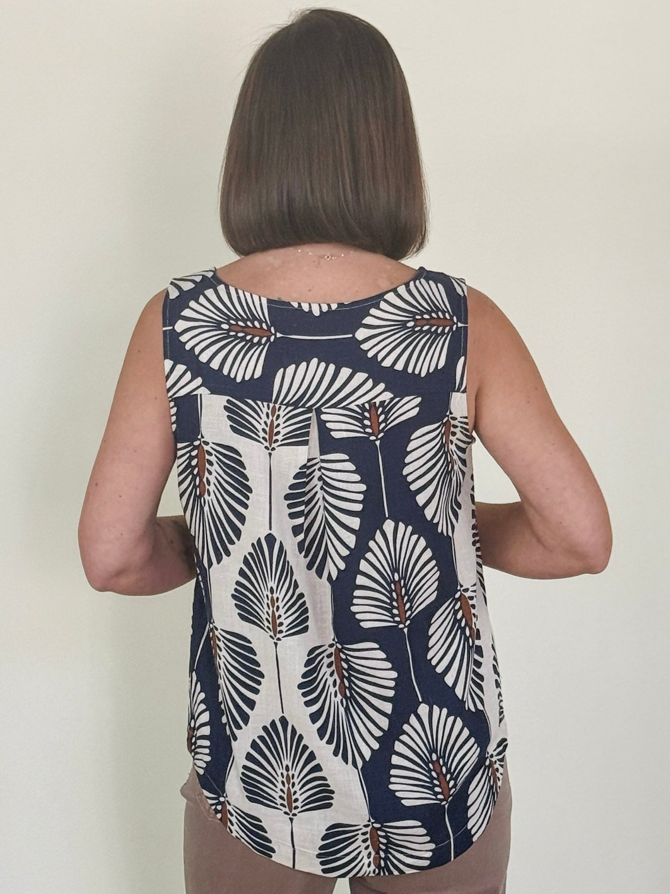 Lila Sleeveless Linen Blouse