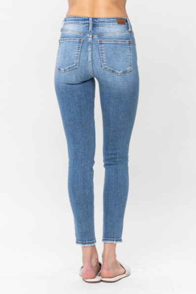 Milania Mid-Rise Vintage Skinny Jeans