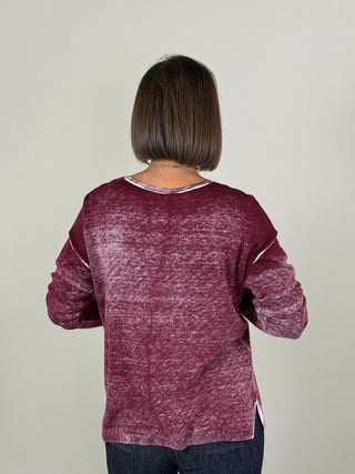 Amy V-Neck Reverse Print Sweater