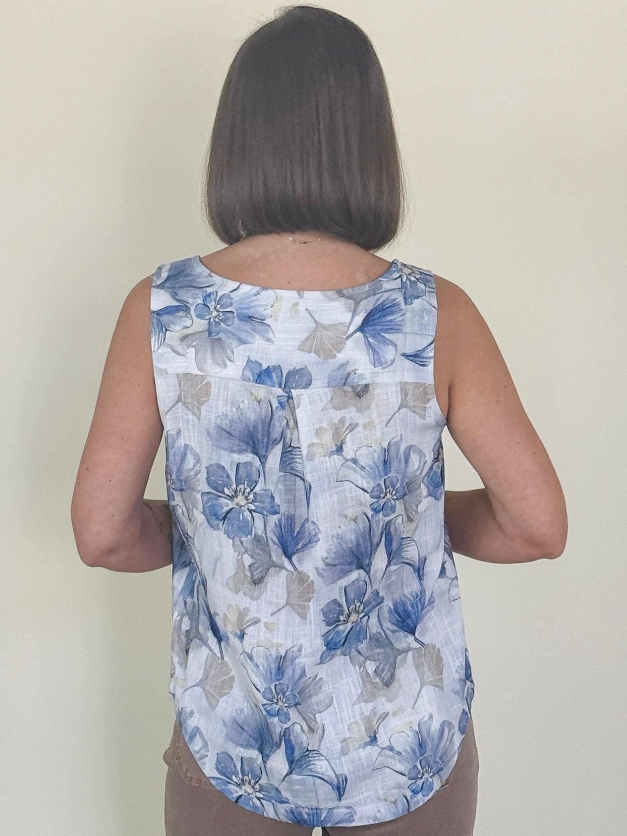 Lila Sleeveless Linen Blouse