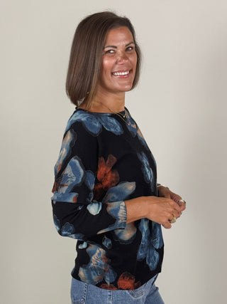 [TRIBAL] Soft Yarn Three-Quarter Sleeve Sweater