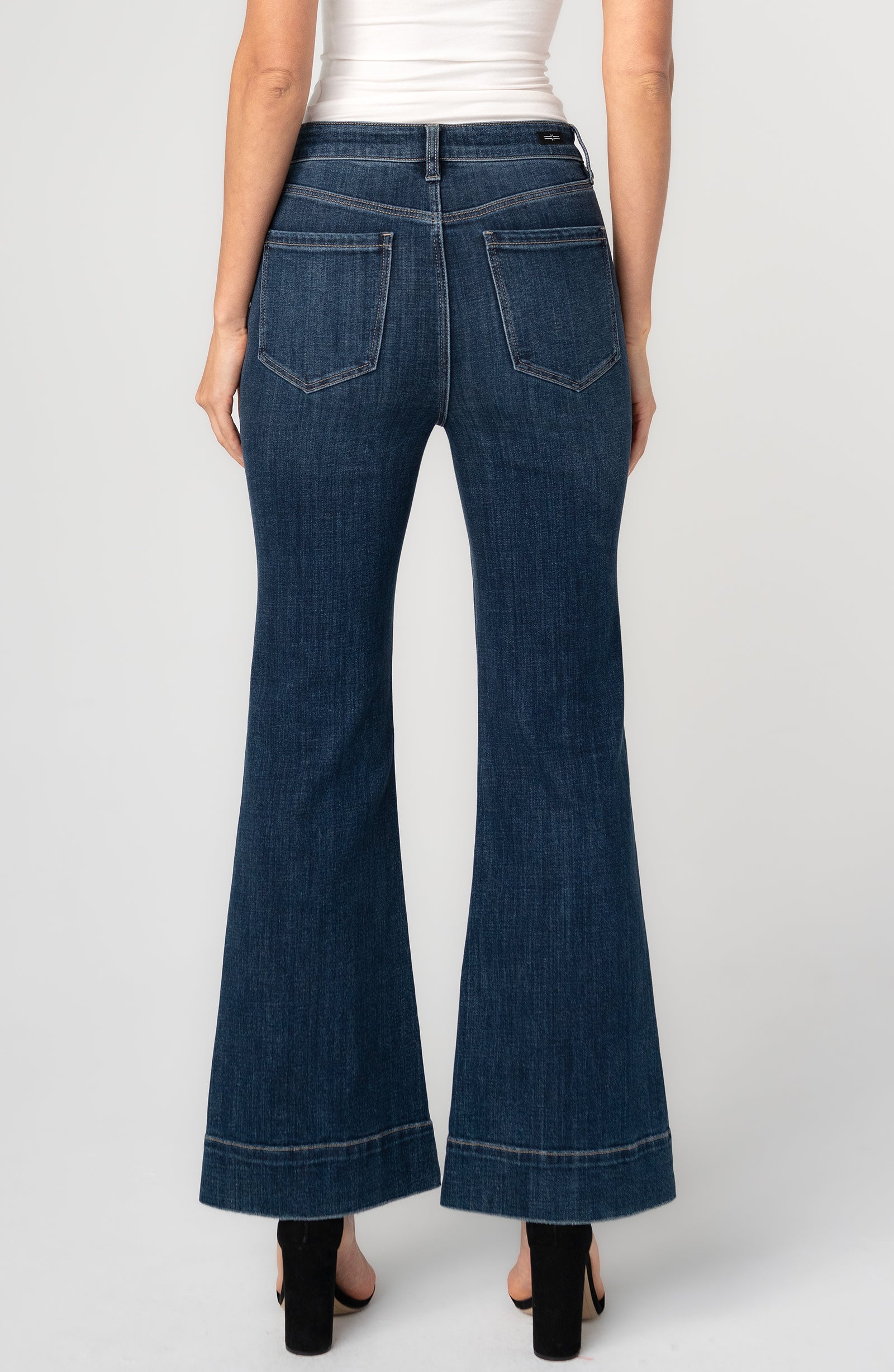 [Liverpool] Hannah Flare Jeans with Mini Patch Pockets, 30" Inseam