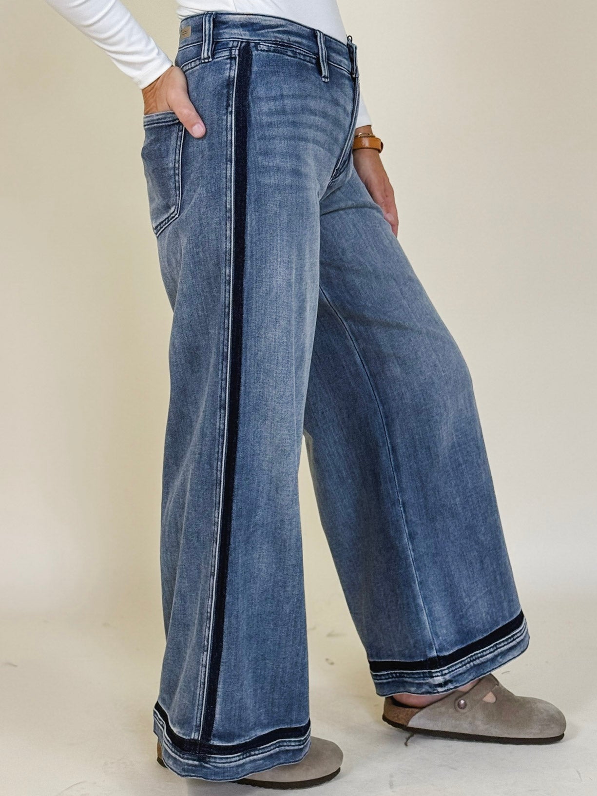[Liverpool] Super Stride Wide Leg Jeans with Shadow Cuff, 30" Inseam