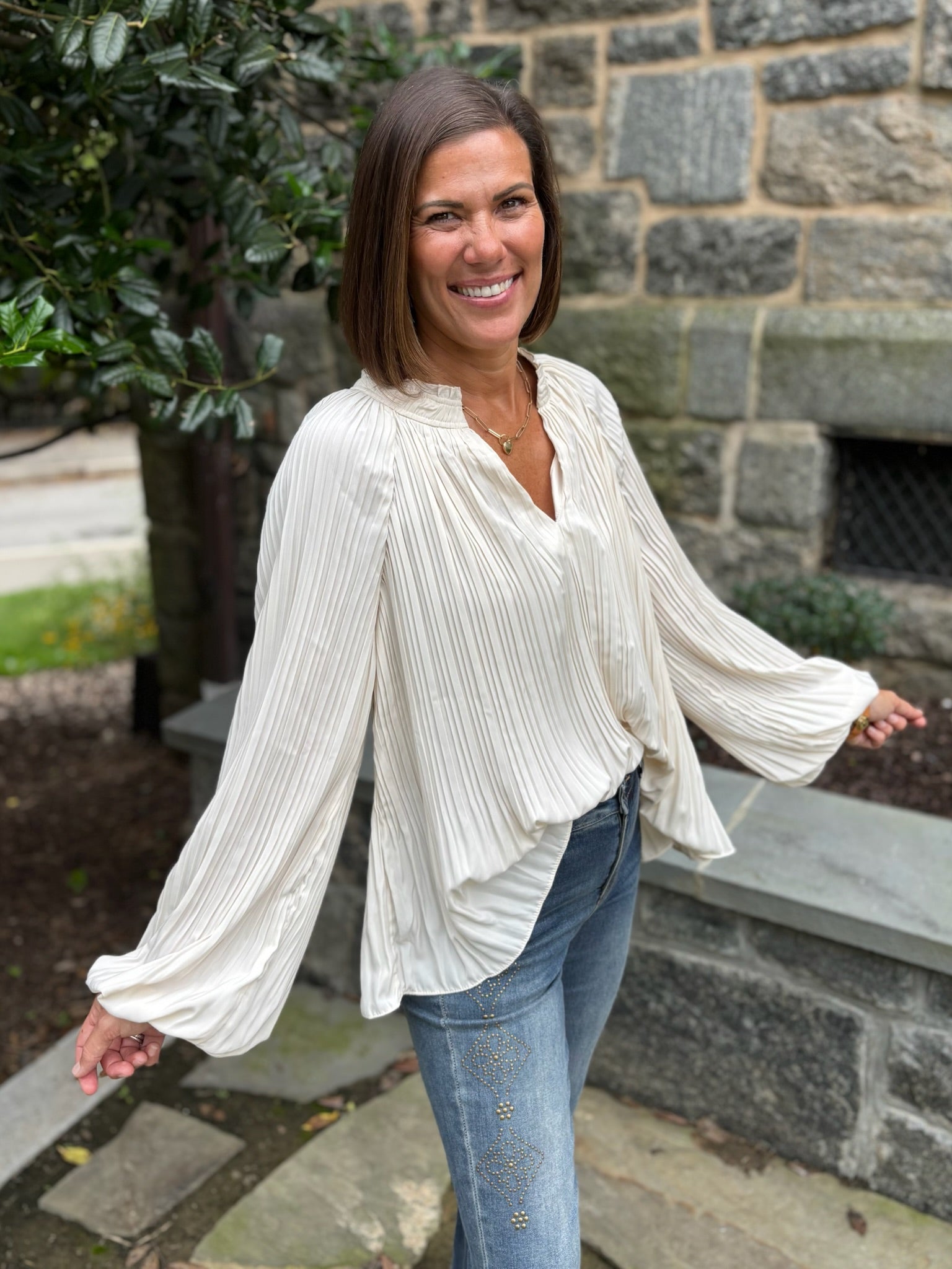 [TRIBAL] Ruffle Collar Blouse