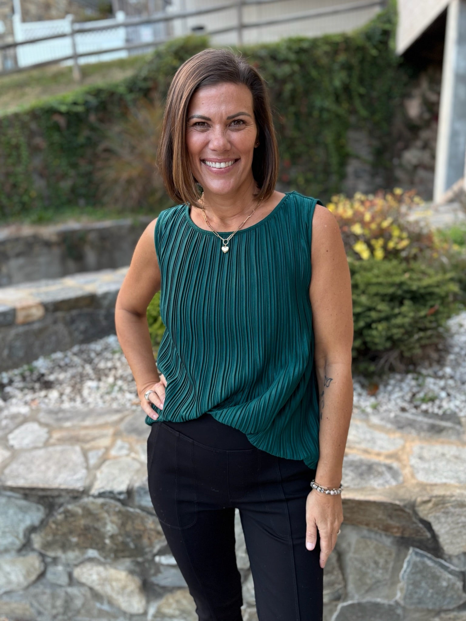 [Liverpool] Katy Sleeveless Crew Neck Top