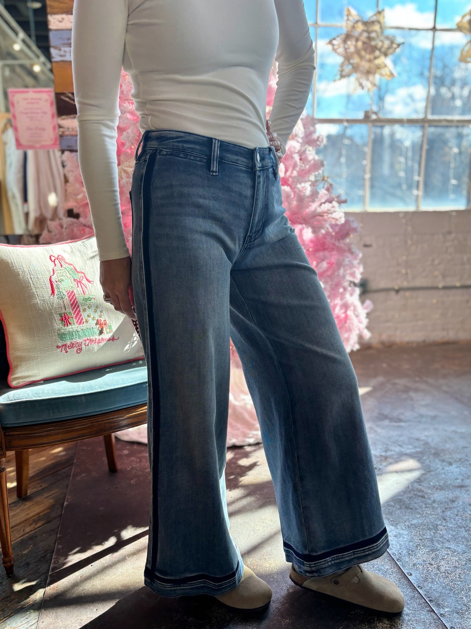 [Liverpool] Super Stride Wide Leg Jeans with Shadow Cuff, 30" Inseam