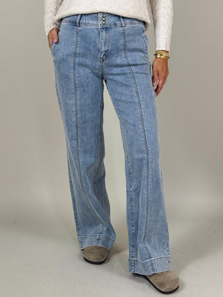 [TRIBAL] Audrey Hugging Wide Denim Trousers