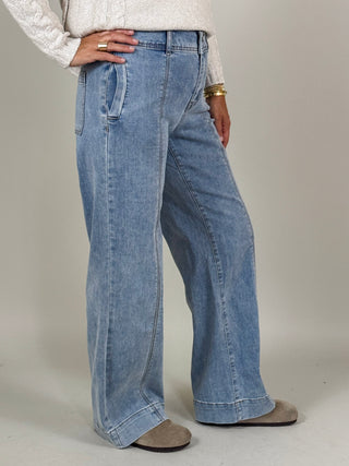 [TRIBAL] Audrey Hugging Wide Denim Trousers