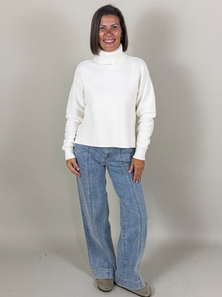 [TRIBAL] Audrey Hugging Wide Denim Trousers