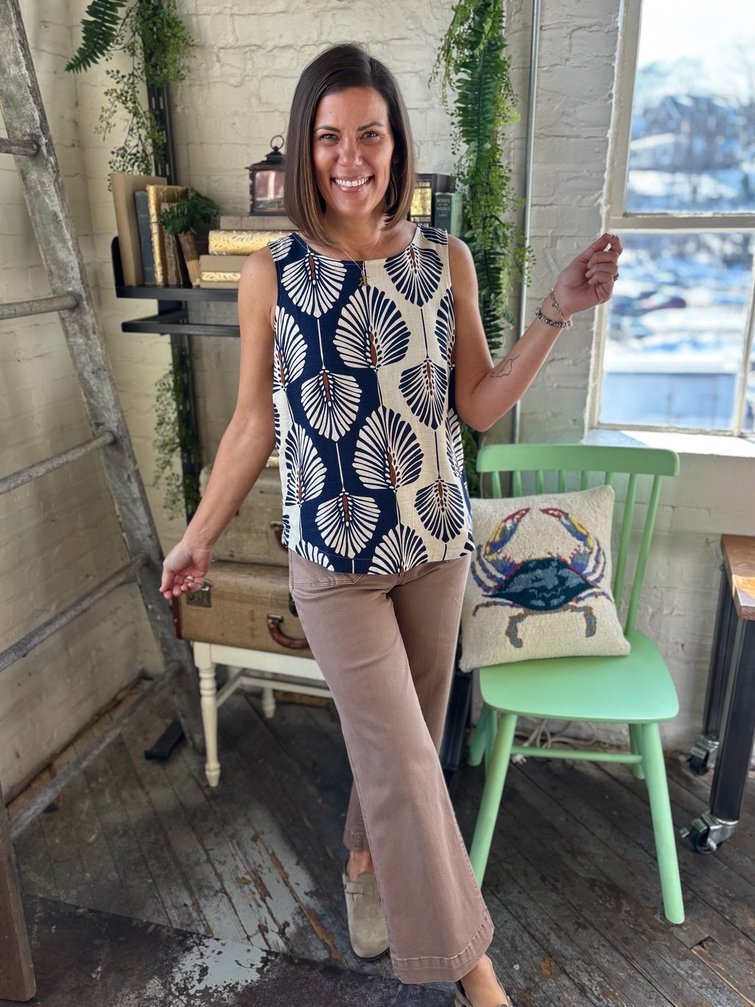 Lila Sleeveless Linen Blouse