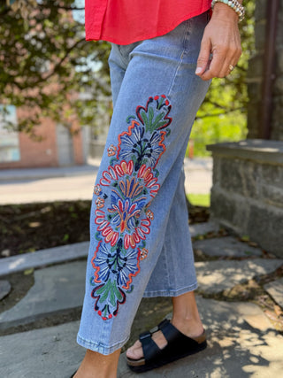 [TRIBAL] Audrey Fancy Embroidery Wide Crop Jeans