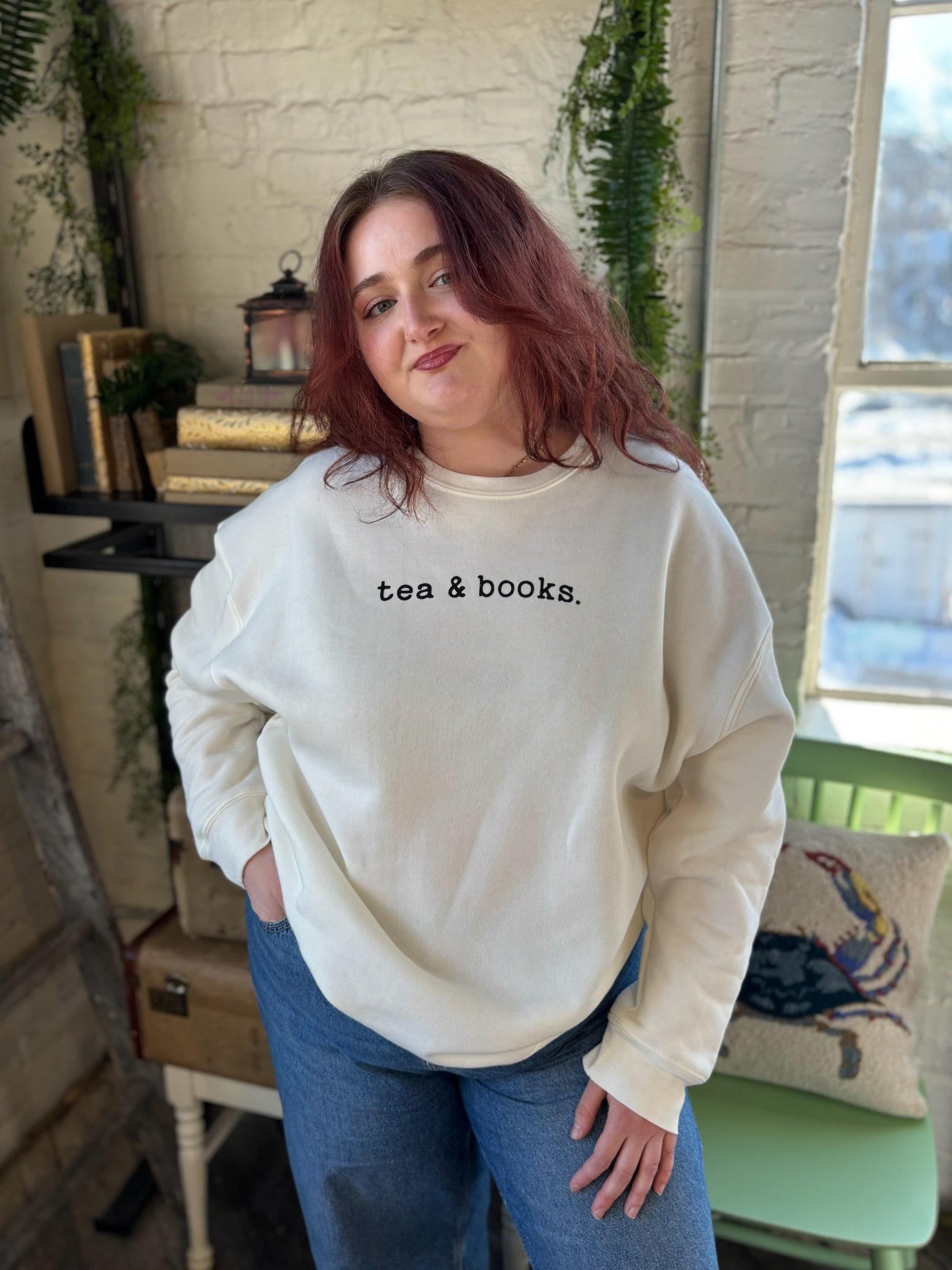 Tea & Books Graphic Sweatshirt