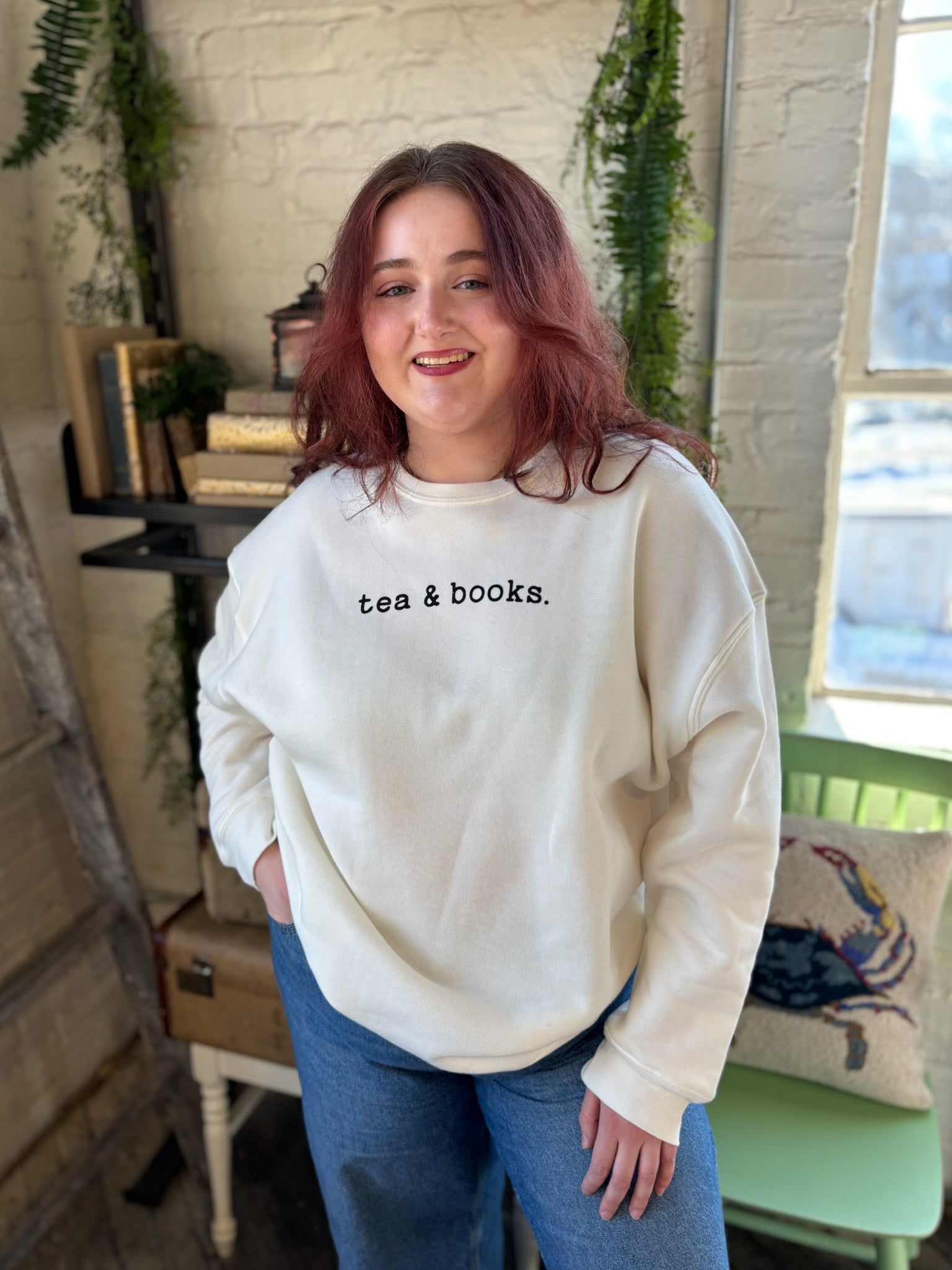 Tea & Books Graphic Sweatshirt