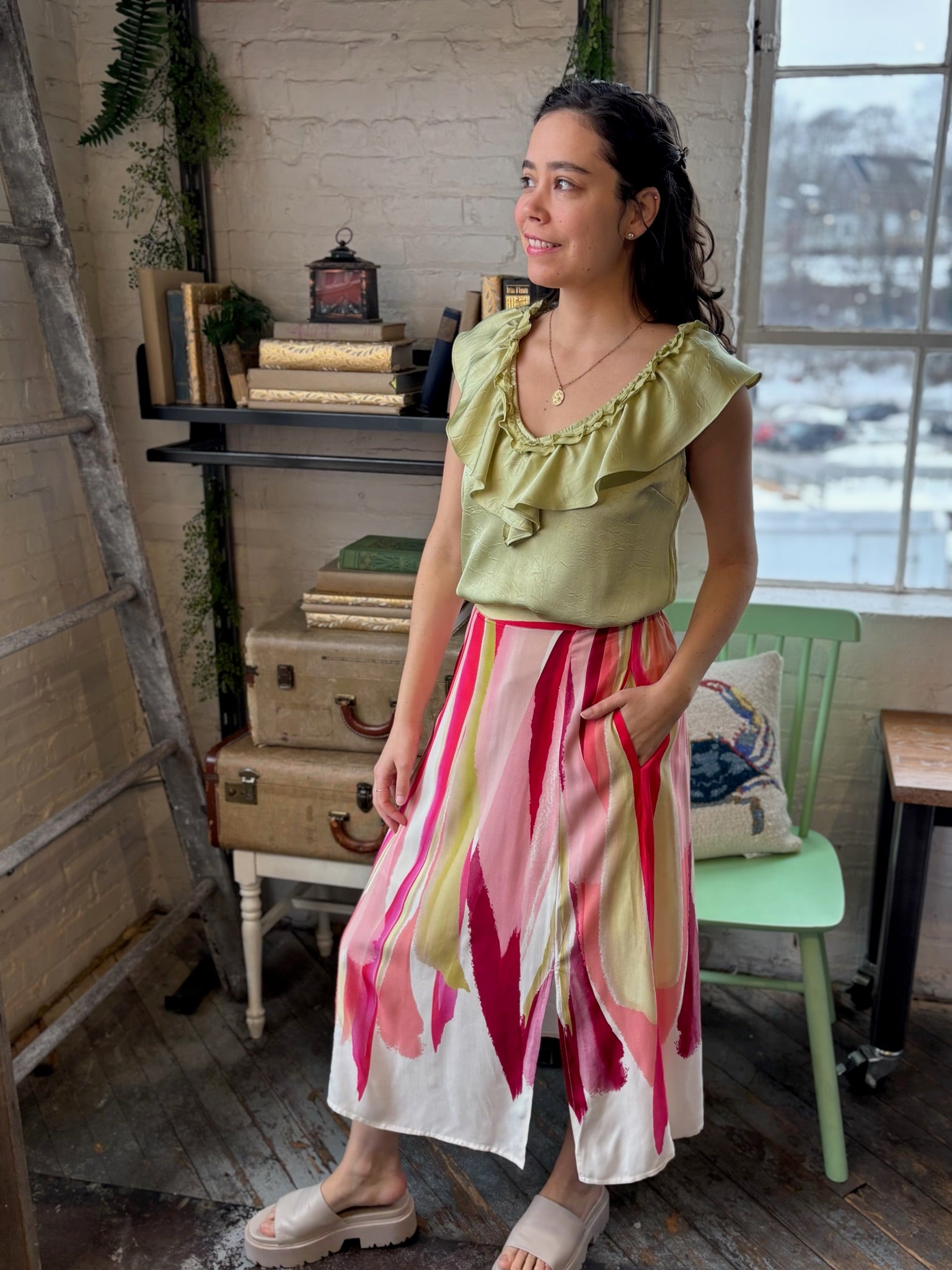 [Liverpool] Reagan Ruffle Front Sleeveless Top