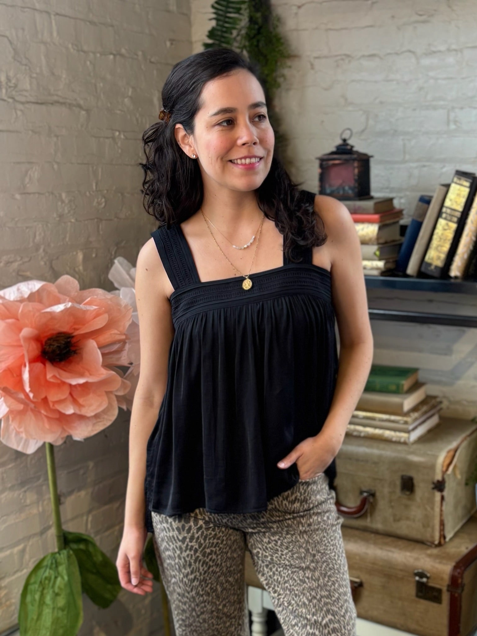 [Liverpool] Pamela Sleeveless Pintuck Strap Top