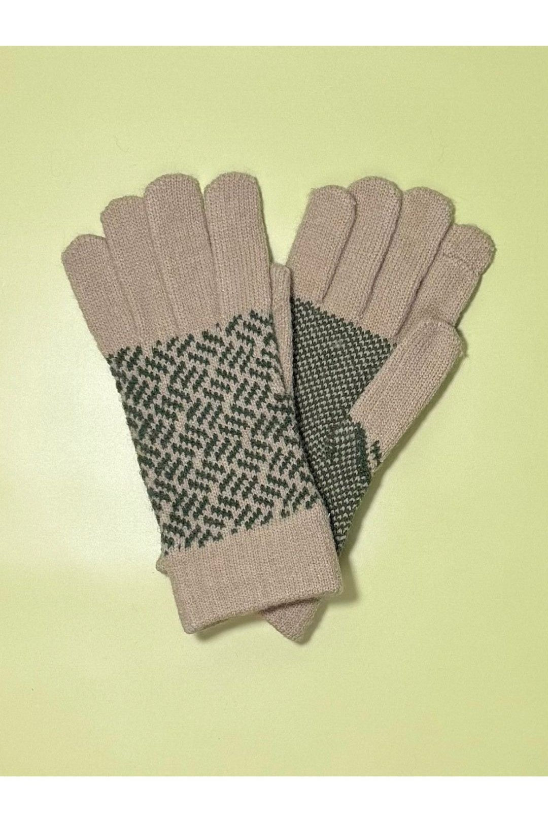 Two-Tone Patterned Knit Gloves