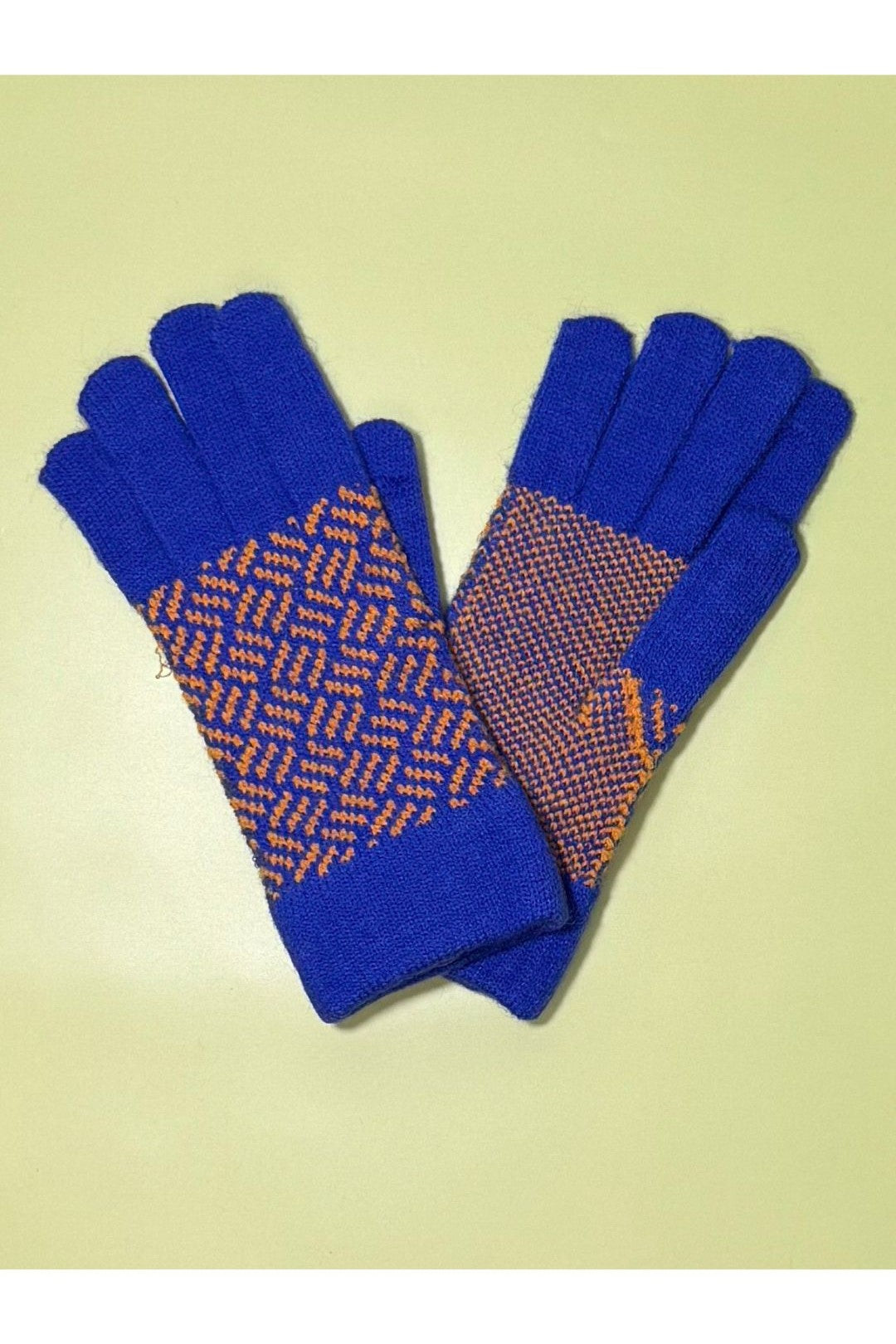 Two-Tone Patterned Knit Gloves