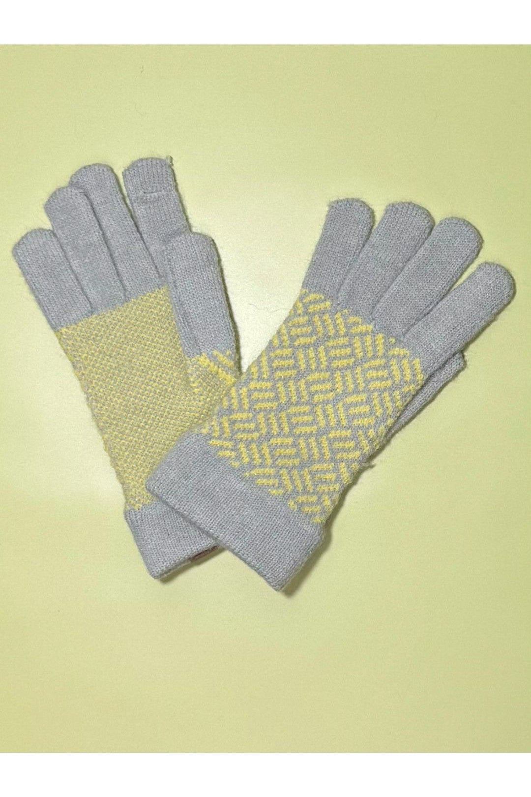 Two-Tone Patterned Knit Gloves